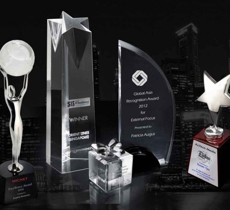 Customise Your Trophy Online in Singapore