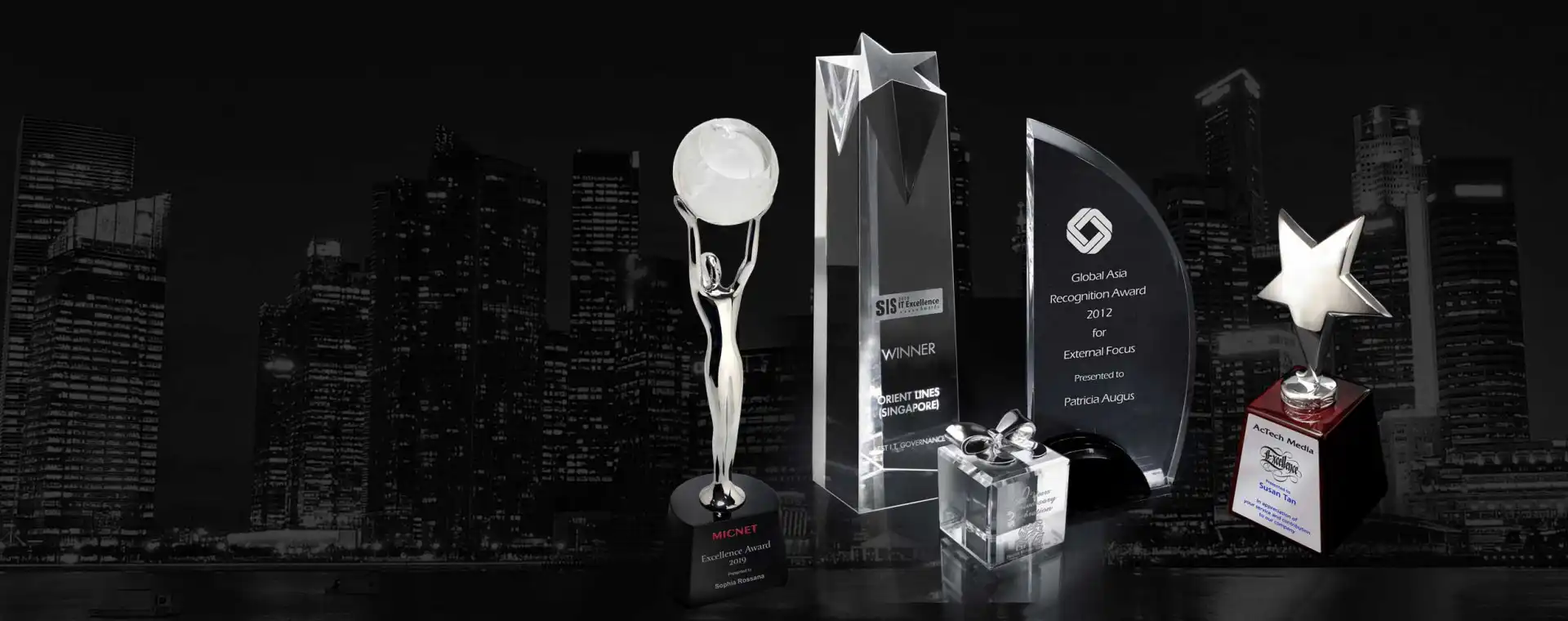 Customise Your Trophy Online in Singapore