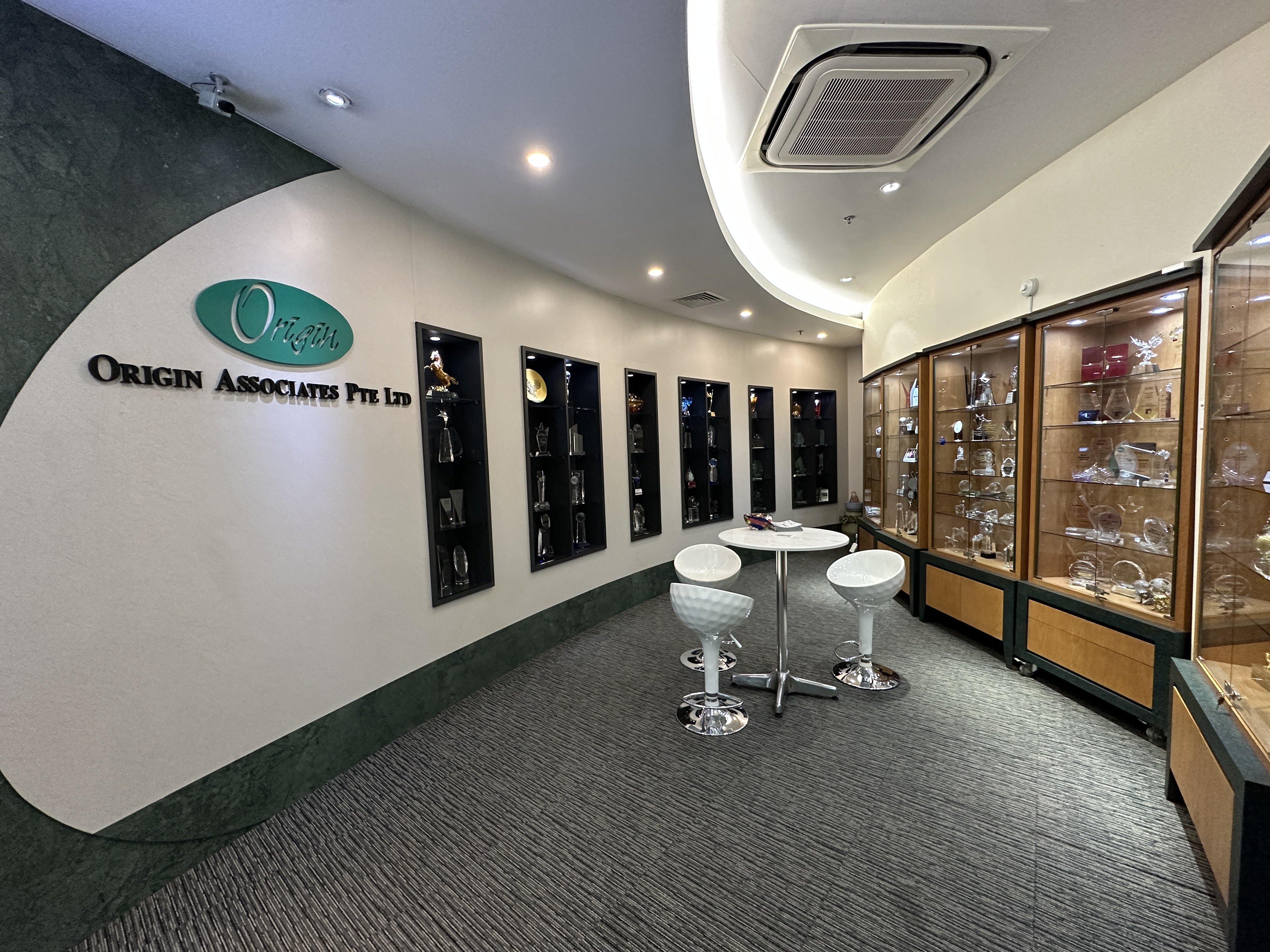 How to Choose the Right Trophy Shop in Singapore for Your Needs